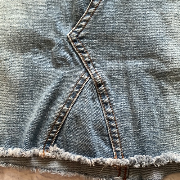 J Crew Mercantile Denim Mini Skirt Cut Off Hem Blue Jean Skirt Size 4 - Picture 12 of 12